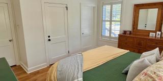 3/2 Duplex Conveniently Situated in an Established Neighborhood! Gallery 19