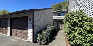 2Bd/2Ba Unit Located in a Lovely Private Neighborhood in Happy Valley ~ Detached Garage, Washer & Dryer, & Security Patrol!!! Gallery 1