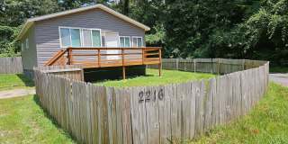 2 Bedroom 1 Bath cottage with Lake View! Gallery 1