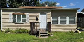 Eagledale Square 3 Bedrooms 1 Baths Gallery 1