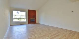 $4,200 / 4 BR - SPACIOUS HOME IN WARM SPRINGS WITH SCENIC HILL VIEWS Gallery 4