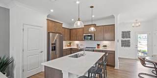 Room in 3 Bedroom Home at Leading St Gallery 10