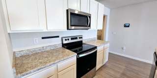 Spacious Modern Home w/Great Community Amenities! *1/2 OFF Security Deposit for A-D Military!* Gallery 16
