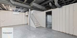 Stunning Renovated 3-Bedroom Bungalow Gallery 12