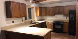 Large 3 Bed, 2 1/2 Bath, 2 Car Garage in North Pole! Gallery 6
