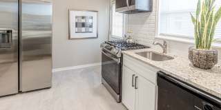 Everly Apartments on Cherry Street Gallery 18