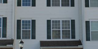 Modern 3-Story Townhouse Living with Garage Gallery 1