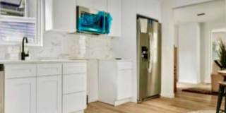 76 Mitchell Street Gallery 1