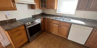 Century 21 Gold Rush - 2 bed, 1.5 bath (North Pole) Gallery 13