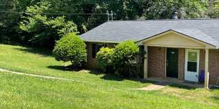 2 Bedroom/ 1.5 Bathroom Duplex on Old Epps Bridge Rd!  Available early June! Gallery 4