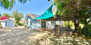 Beautiful Home, in Quiet Country Setting, Large, Private, Fenced Yard Space, with Landscaper Included! Gallery 33