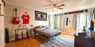 2710 32nd Street Gallery 3