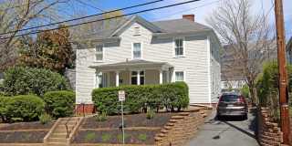 Charming Dog-Friendly Downtown Home Near UVA Medical Center Gallery 1
