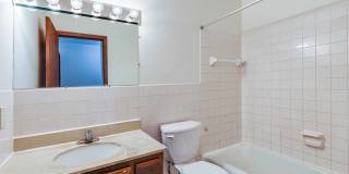 956 Place Apartments Gallery 32