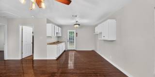Charming 2BR House in San Antonio Gallery 11