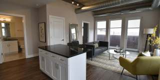 3833 N Broadway Gallery 192