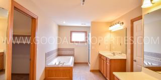 Spacious 4-Bedroom Johnston Home with 3-Car Garage Gallery 22