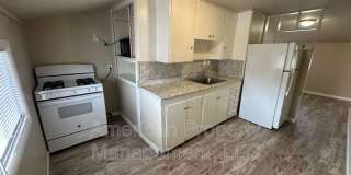 3605 1/2 E 16th St- 3605 1/2 E 16th St- Gallery 9