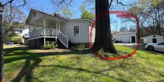Adorable Garage Apartment Living in the Riverside Community Gallery 9