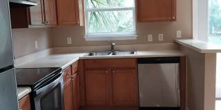 Cute townhome with 3 bd / 2.5 Bath Gallery 9