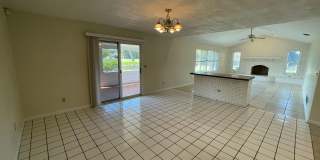 Spacious 3 Bedroom home in Pelican Bay- Golf Course View Gallery 12