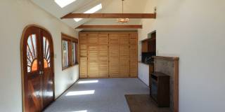 2/1 House with bonus space Gallery 11