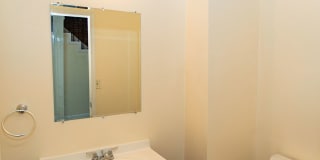 Renovated and Spacious 4Bedroom Townhouse in West Baltimore! Gallery 4