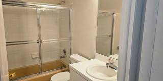 100 Kane Street Gallery 16