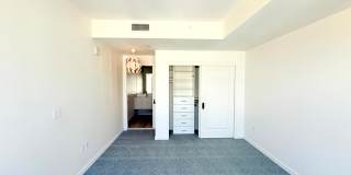 Very Unique Spacious Two Bedroom - Two bath luxury Condo with Views and Pool Gallery 12