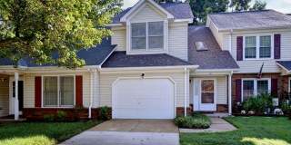 Nicely Updated Grafton Woods Condo Gallery 1