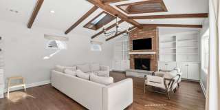 Beautiful Arlington Home South of Lane Gallery 19