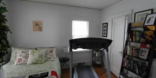 Beautiful 2-bedroom Charmer in Aksarben Gallery 5