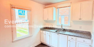 5747 Lakepointe Street Gallery 2