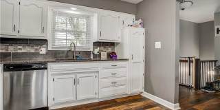Spacious 3bd/2ba House in Independence, MO! Gallery 6