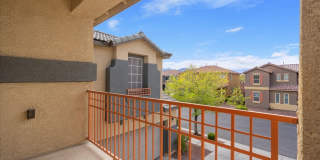 Gorgeous 4 Bedroom Home with Pool, Spa, and Abundant Space in Gated Community Gallery 13