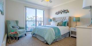 EPIC REA -Russian Hill Top Floor View 2 bed/2 bath condo w/ parking space & storage Gallery 9