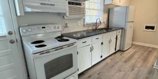 Updated One Bedroom Apartment in Matthews- July Free Gallery 5