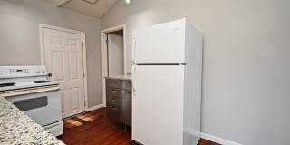 2 Bedroom, 1 Bath -  Colonial Town Gallery 12