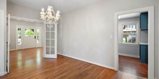 Beautiful 3BR house- perfect roommate set up! 1/2 price security deposit with qualified application Gallery 21