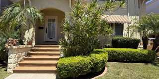 Fabulous Bankers Hill location 3 Bedroom Top-floor duplex unit Gallery 1