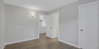 Oak Street Flats Gallery 28