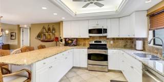 4811 S Landings Drive unit: 202 Gallery 1