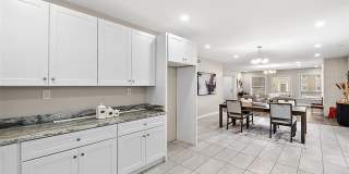 2080 Gladstone, Unit 1 Street Gallery 9