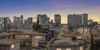 2p008 - Lake View East Gallery 11