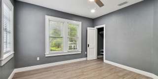 6810 N NAVIN AVENUE Gallery 25
