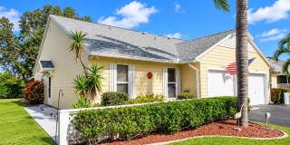 2519 SE Tropical E Circle Gallery 1