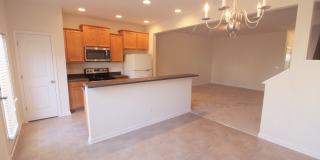 Beautiful and Bright 3 bedroom 2.5 bath Townhouse in Brightleaf with a Garage!! Gallery 8