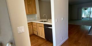 $4900-  Mountain View Townhouse-2 bedroom 2.5 bath. Gallery 7