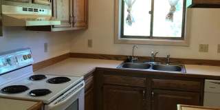 Charming 2-Bedroom Condo Near MSU – Pet Friendly- NEW LOW PRICE Gallery 4