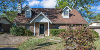 5827 Darien Dr Gallery 1